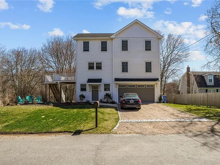 137 Rosebriar Ave — Photo 45