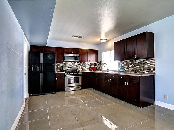 4th image of 4940 Currie Dr