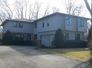 1807 Ellendale Dr, Northbrook, IL 60062