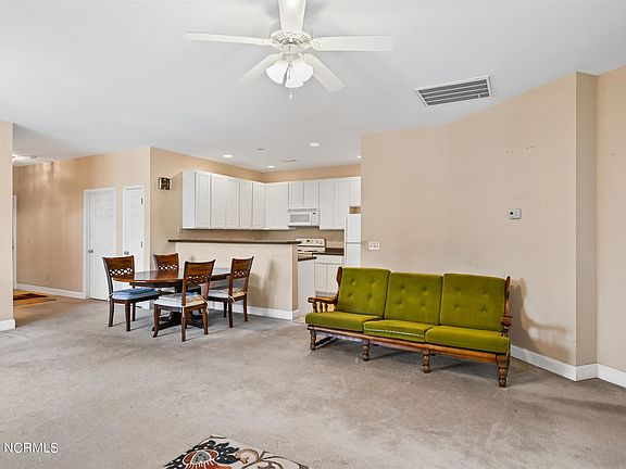 2nd image of 1552 Honeybee Ln