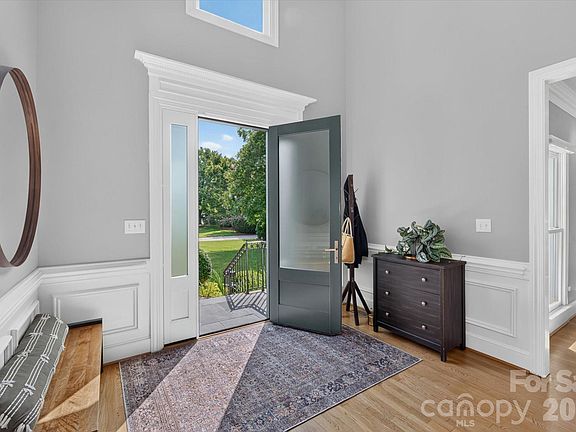 5th image of 11423 Colonial Country Ln