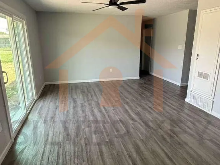 4625 SW H Ave — Photo 3