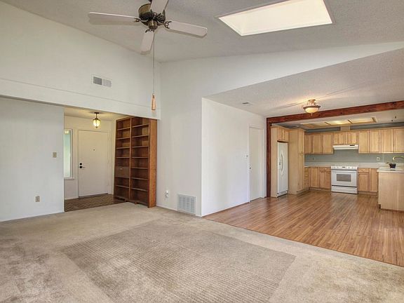 4th image of 3621 Pullman Dr