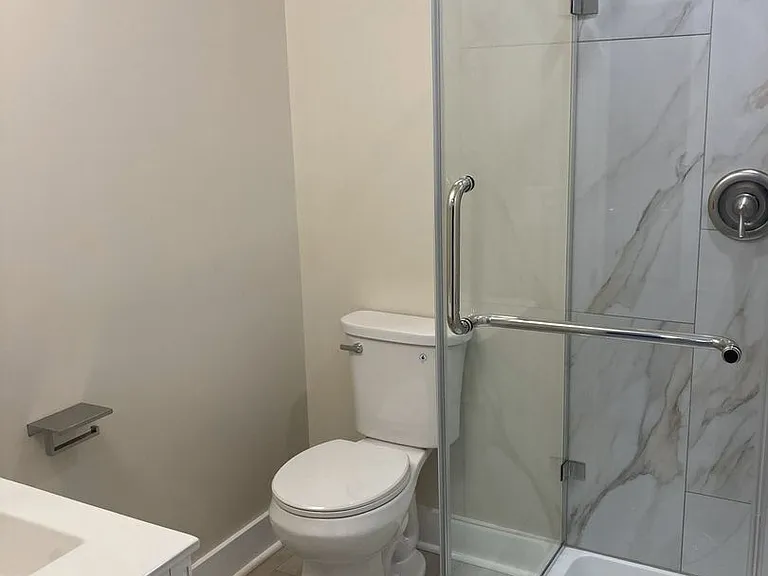 824 E High St — Photo 17