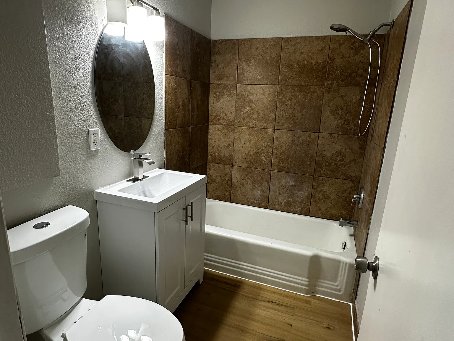 2 bed, $1,250 — Photo 3