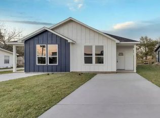 402 W Stewart St #A, Willis, TX 77378