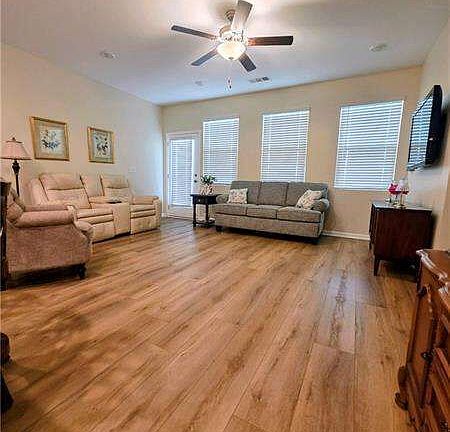 4th image of 38 Piedmont View Ln