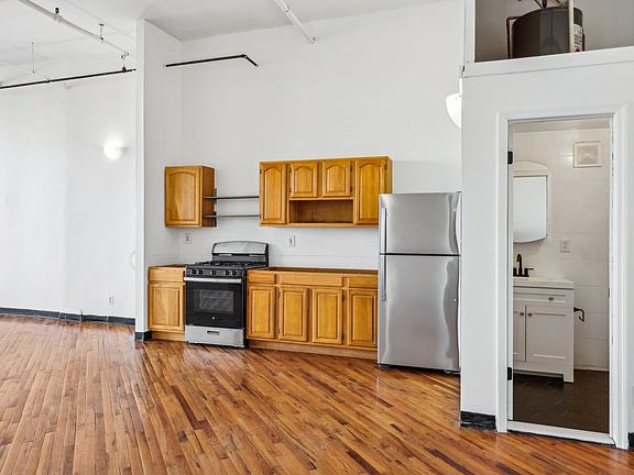 5th image of 2 Union St APT 2O