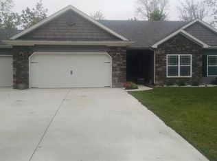 214 Woodland Trl, Hartford City, IN 47348