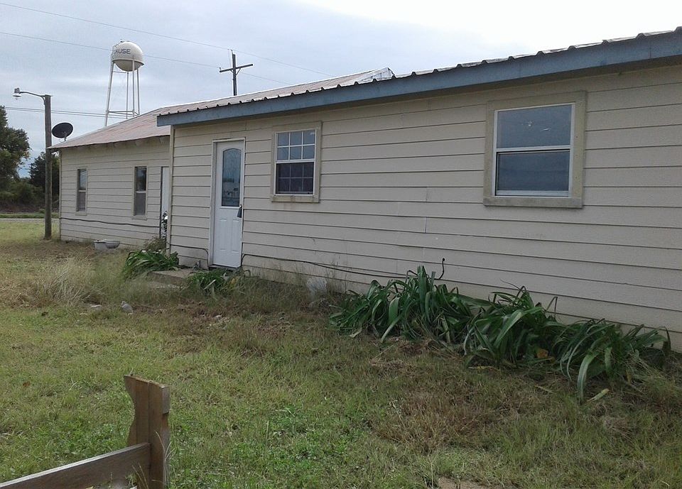1st image of 102 Circle Dr