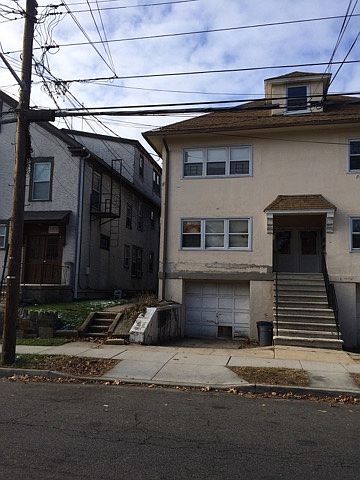 2nd image of 414 S 10th Ave