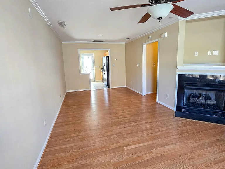 9819 Layla Ave — Photo 6