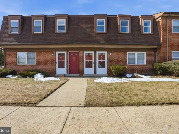 1242 Liberte Ct, Burlington, NJ 08016