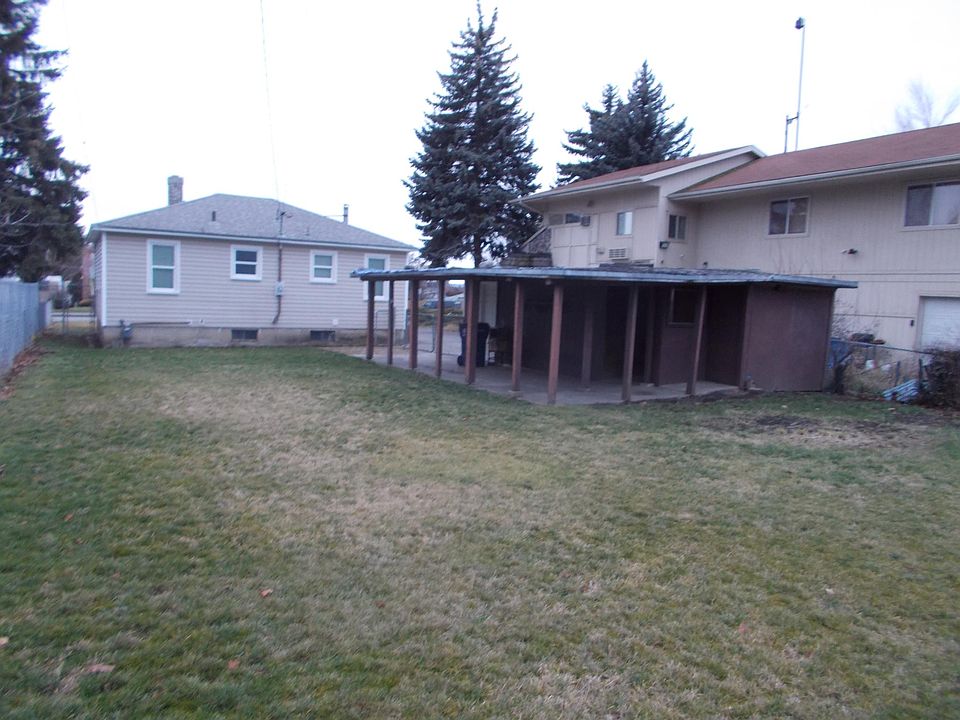2nd image of 2923 E Euclid Ave