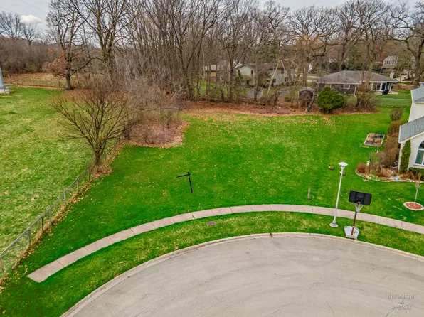 282 Amherst Mdw, Bartlett, IL 60103