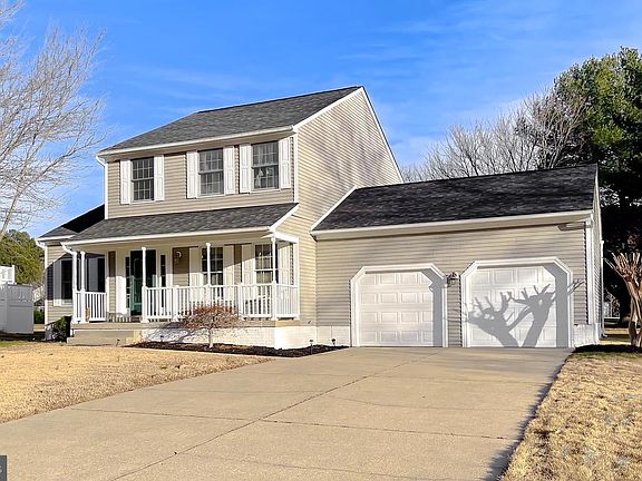 2nd image of 21738 Pinehurst Ct