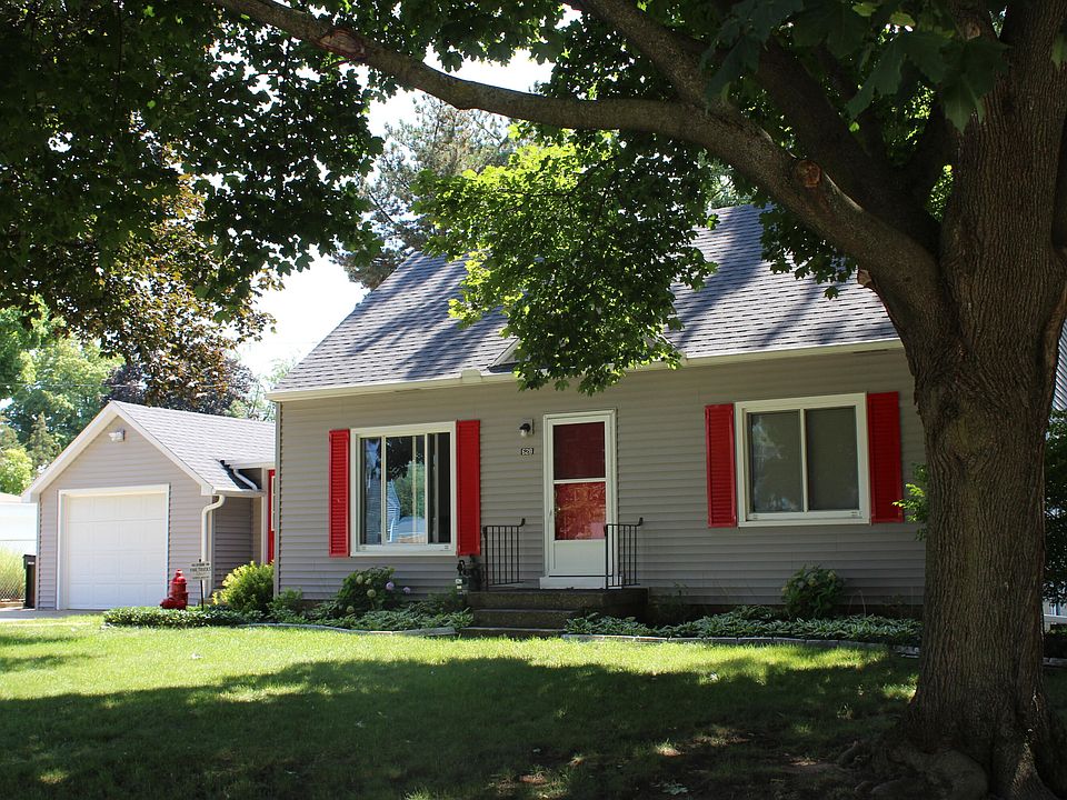 1st image of 628 Lyles St SE