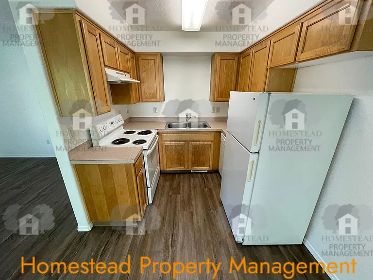 1408-1410 Falcon Loop — Photo 8