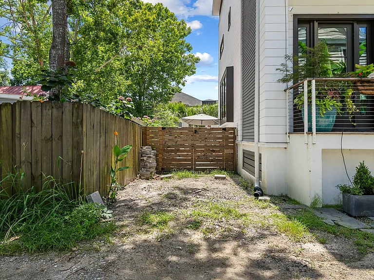 7 Carrere Ct — Photo 43