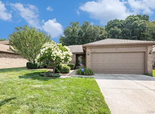46636 Meadowview Dr, Shelby Township, MI 48317