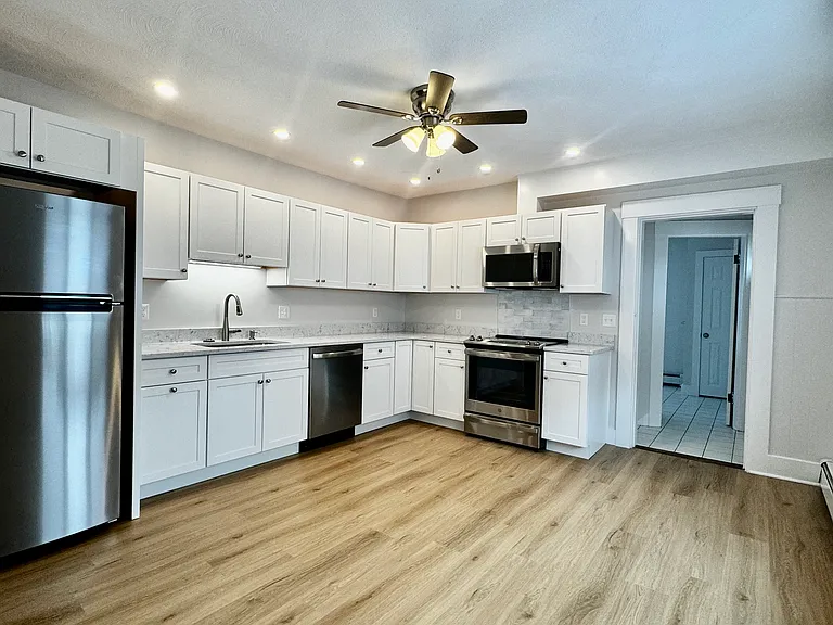 85 Pine St #2 — Photo 23