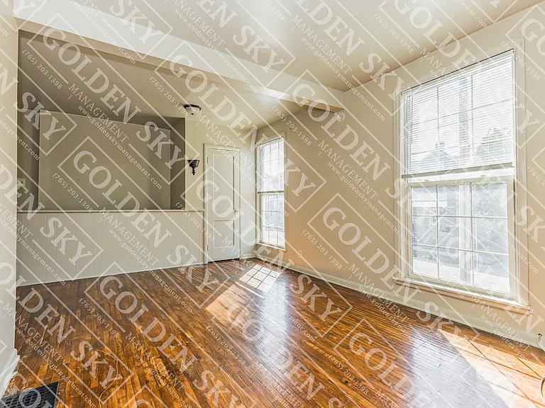 826 W Main St — Photo 4