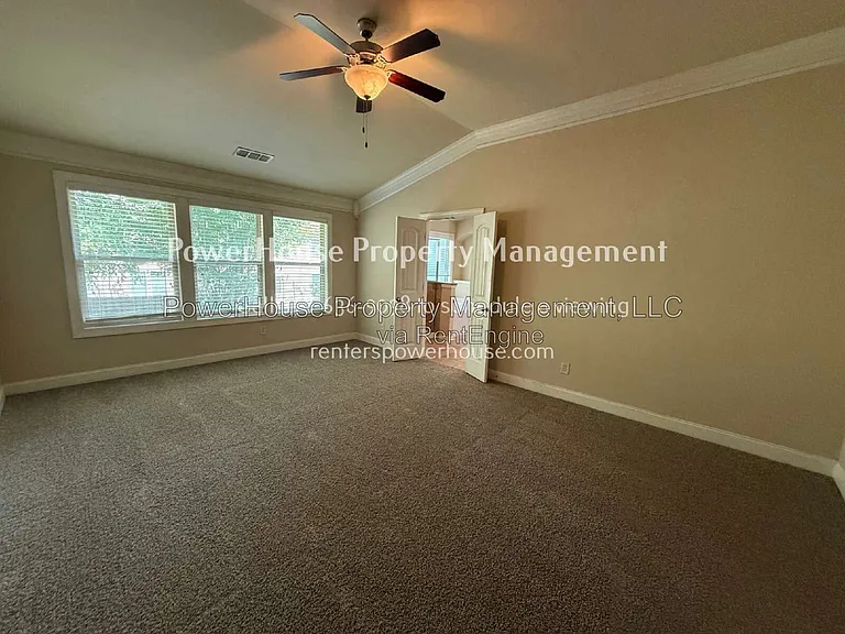1045 Township Cir — Photo 23