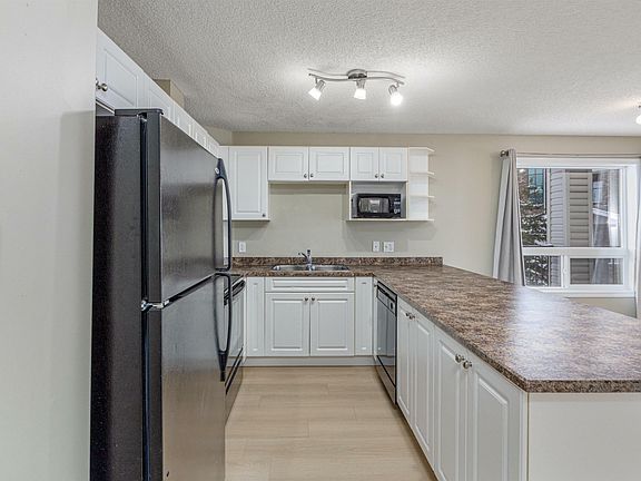 4th image of 7335 S Terwillegar Dr NW #5204