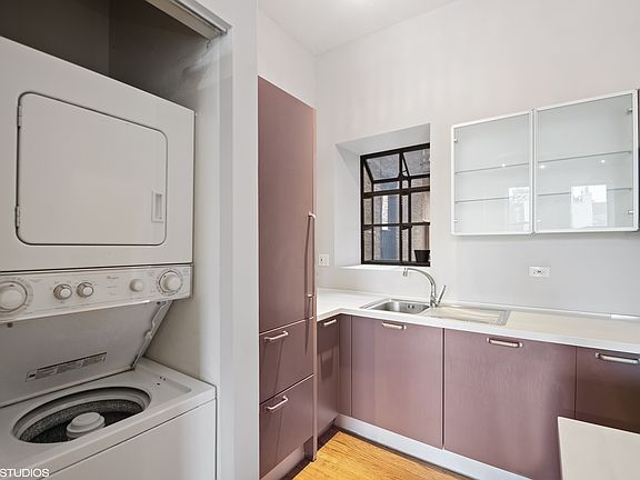 5th image of 506 W Armitage Ave APT 3