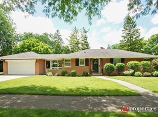 803 W Shabonee Trl, Mount Prospect, IL 60056