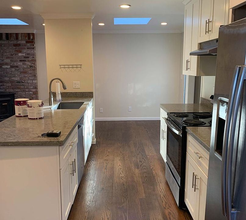 1st image of 1360 Terrace Dr