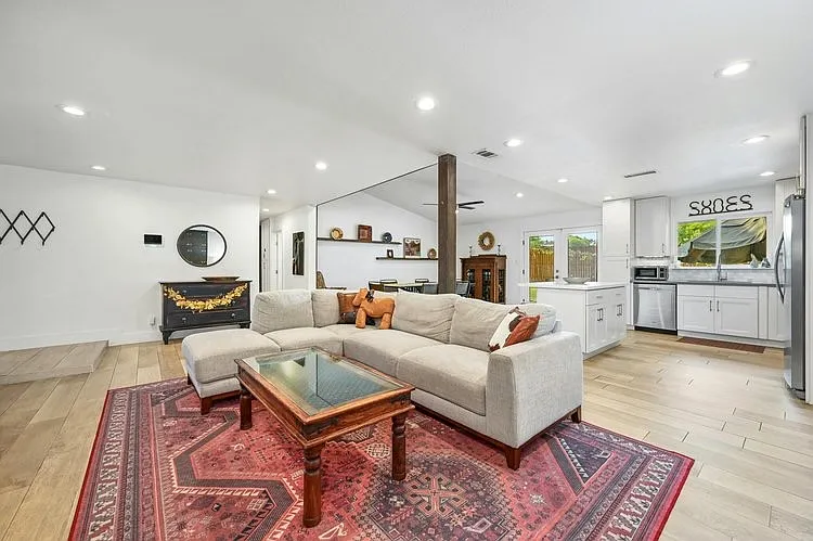 6507 Highpoint Cv — Photo 8
