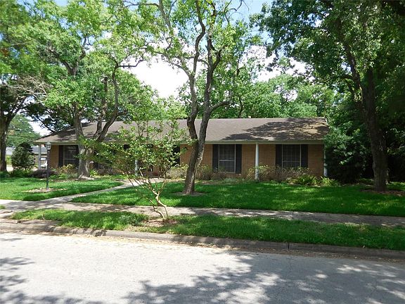 2nd image of 4903 Braesvalley Dr