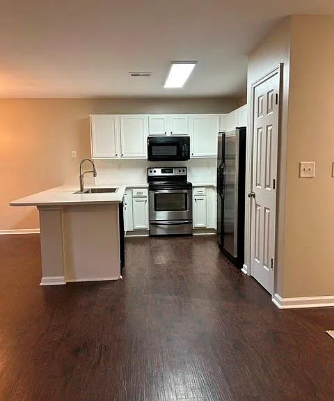 137 Avalon Dr — Photo 4
