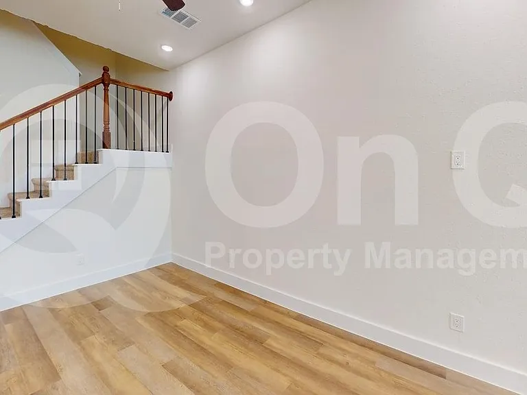 353 Buck Ridge Dr — Photo 8