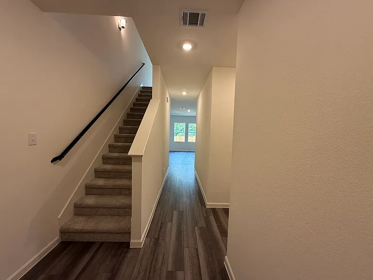 2201 Burnwood St — Photo 14