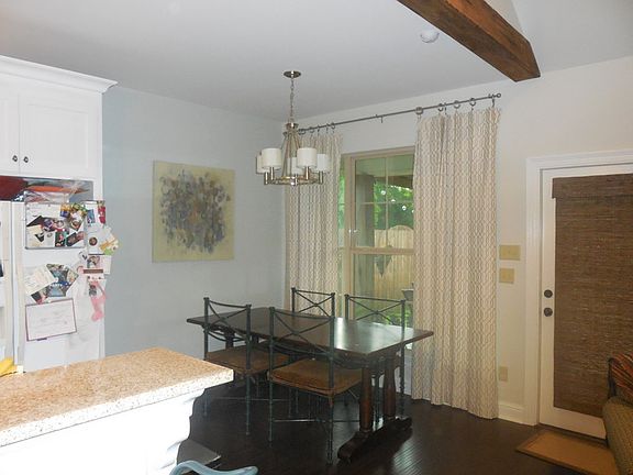 5th image of 221 Crenshaw Dr