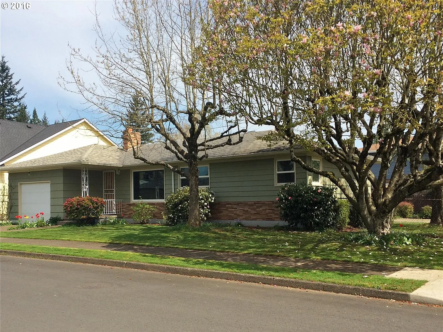 732 SE 166th Pl photo 1