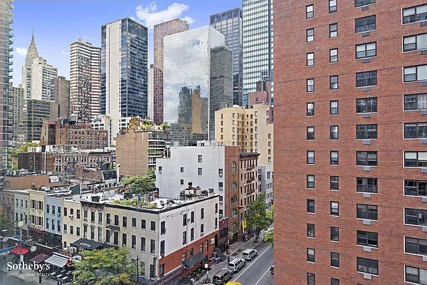 Sold by Sotheby's International Realty | media 7