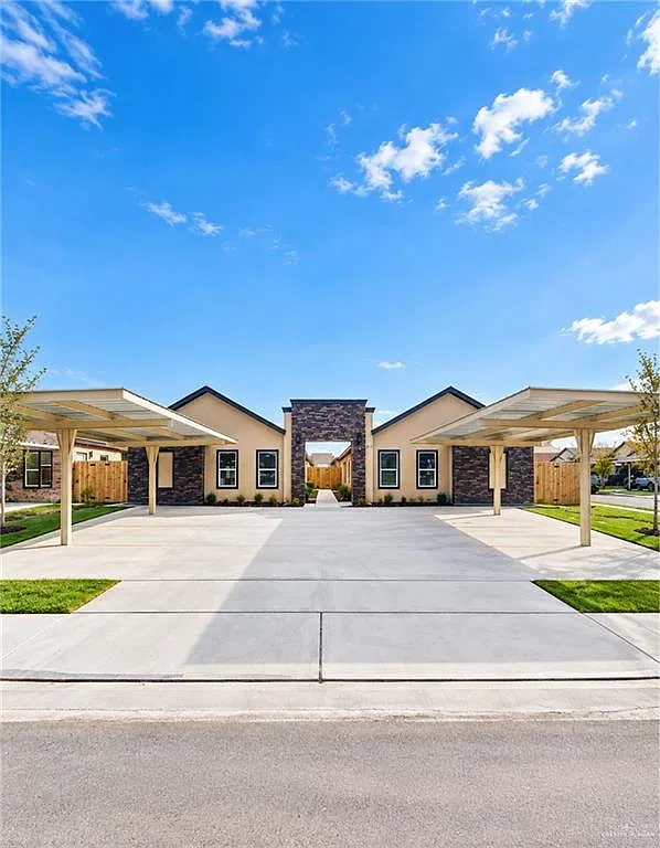 1 bed, 1.0 bath, 733 sqft, $880 — Photo 1