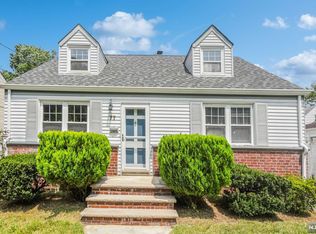 77 Fycke Ln, Teaneck, NJ 07666