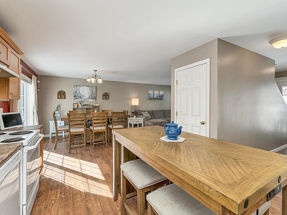 4th image of 104 Weare Road