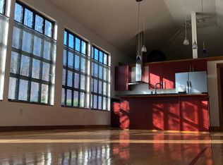 984 Peru Al, Columbus, OH 43201