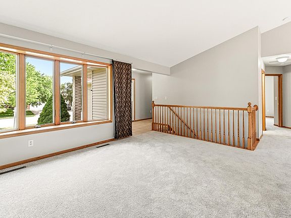 5th image of 3328 Dorset Ln NW