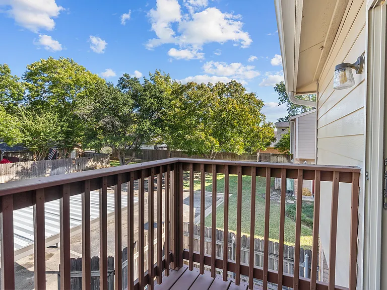 1811 Maplewood Trl — Photo 16
