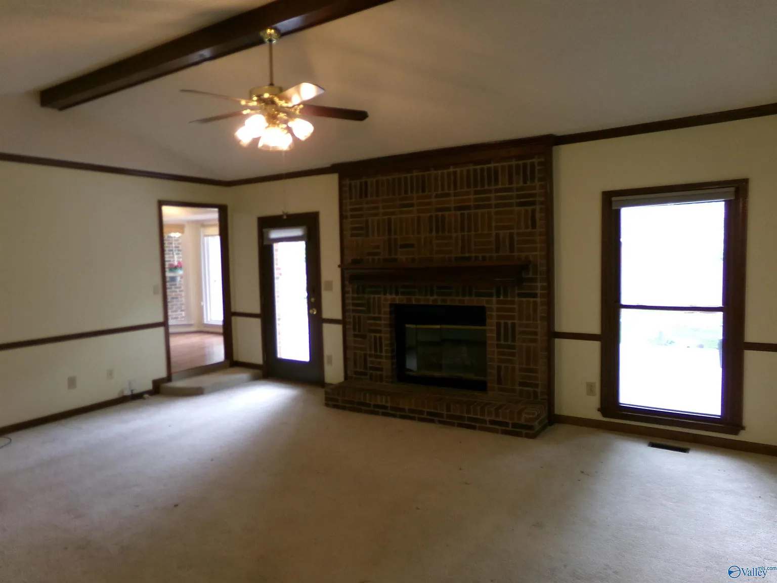 3 bed, 3.0 bath, 2488 sqft, $1,895 — Photo 3