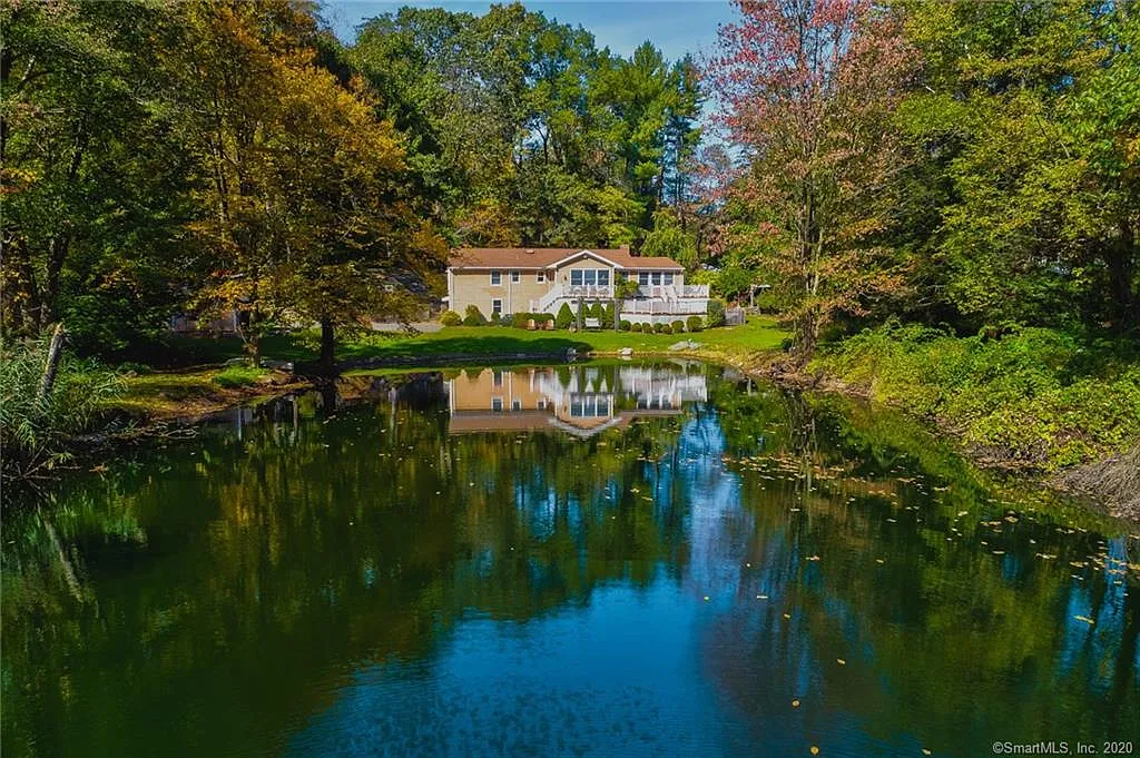 240 Florida Hill Rd photo 1