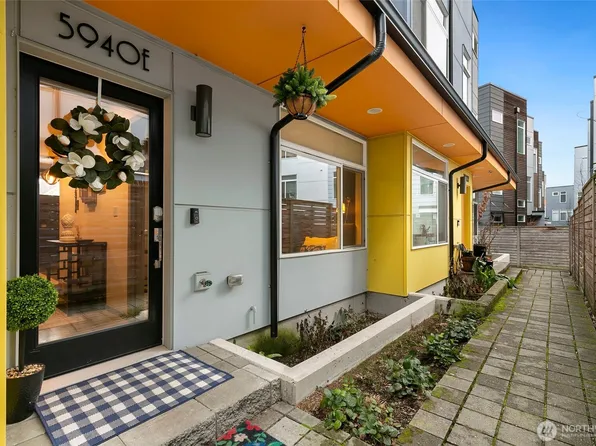 5940 36th Avenue S #E, Seattle, WA 98118