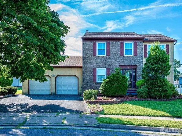 10 Patriot Ct, Edison, NJ 08820