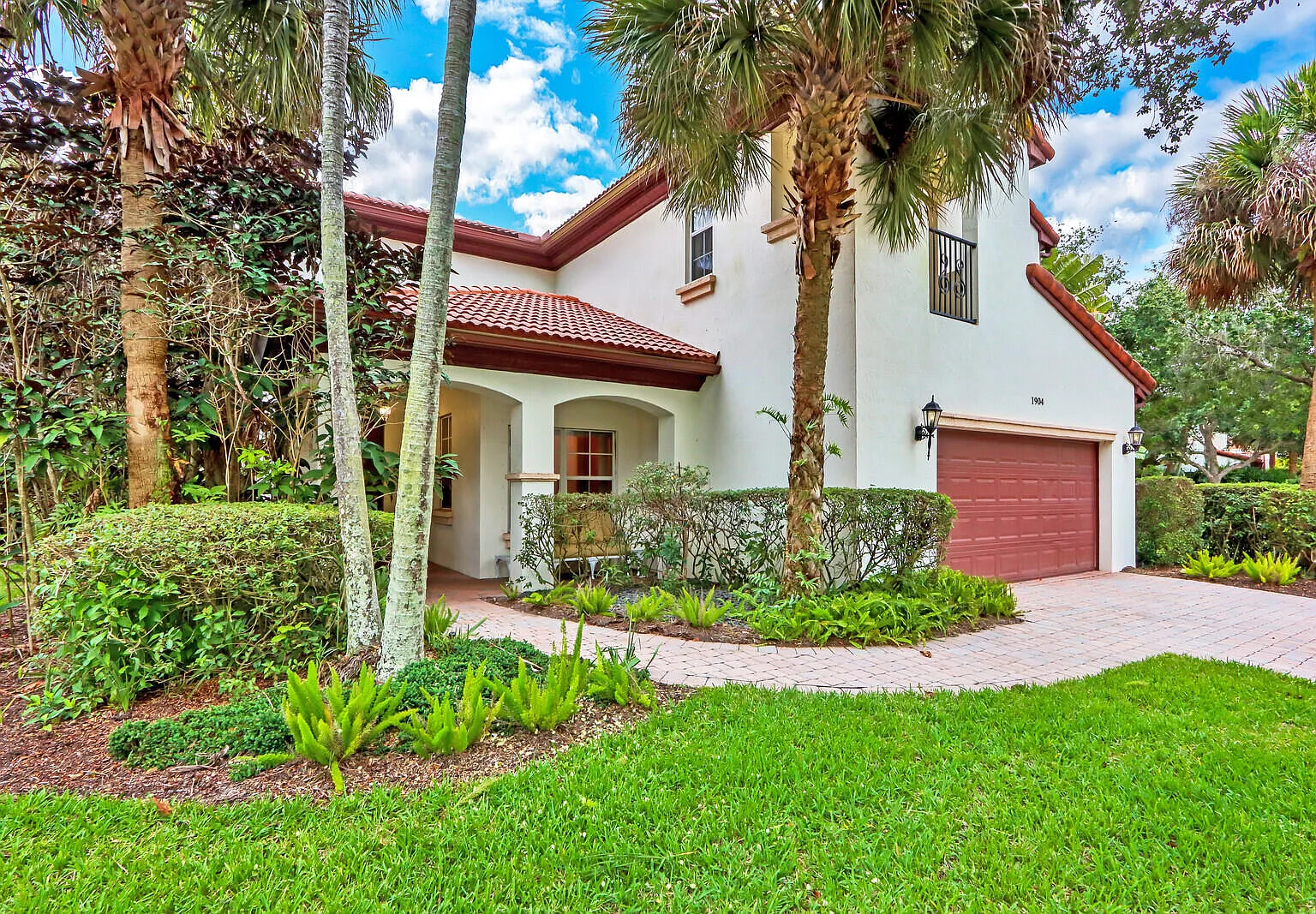 4 bed, 3.0 bath, 2729 sqft, $6,700 — Photo 2